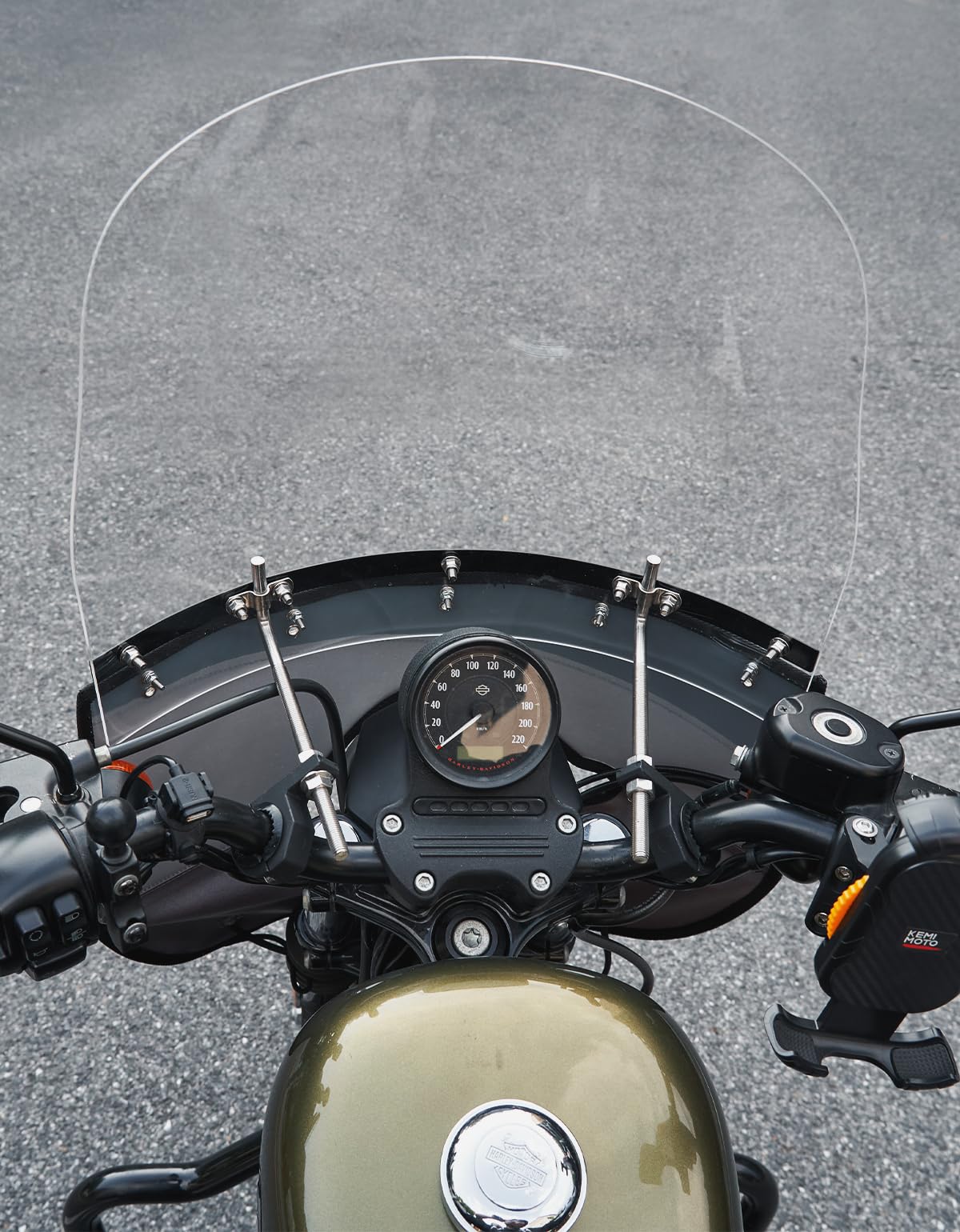 Motorcycle 18"x16" Clear Windshield With Windshield Cloth - Image 4